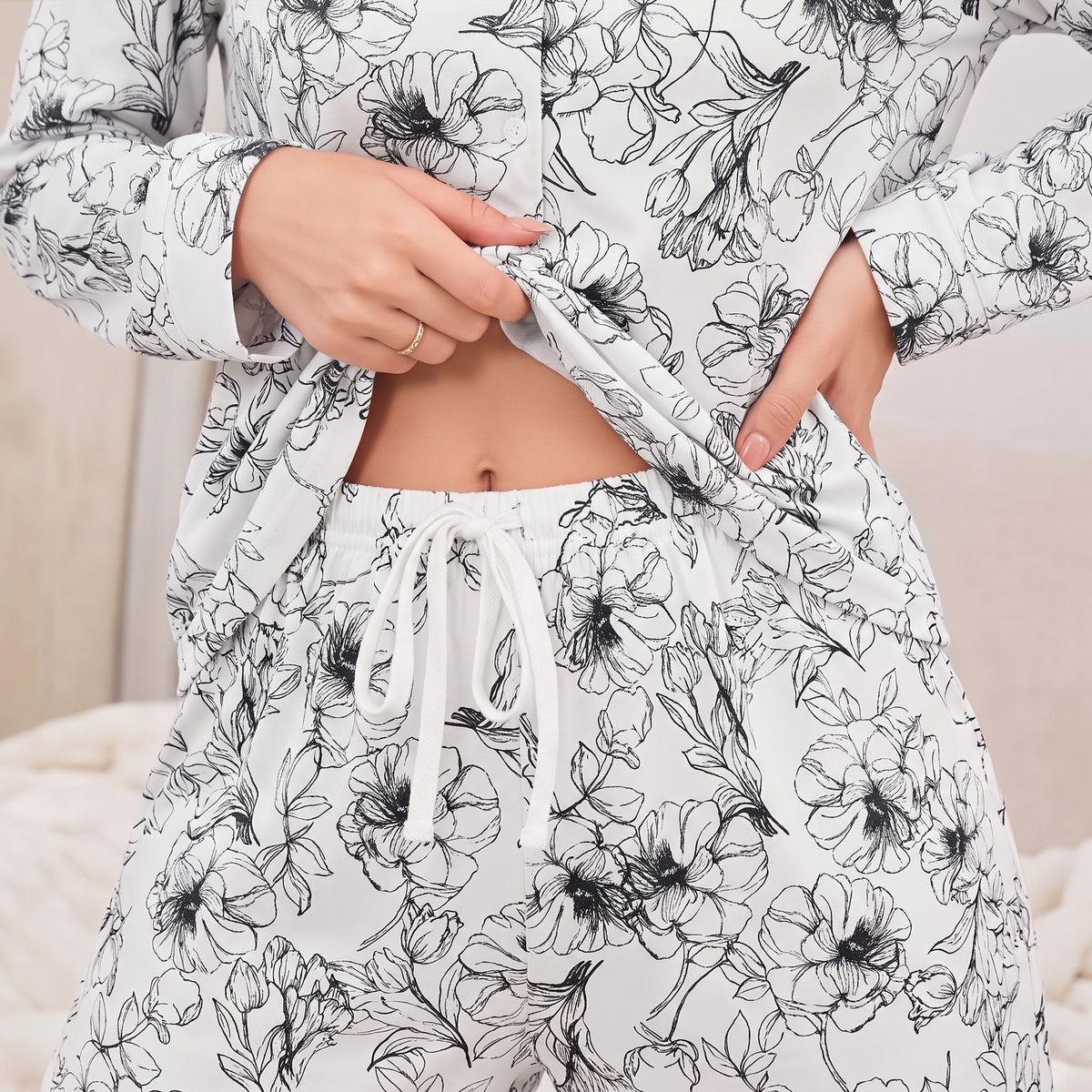 Women's Pajama Sets 2 Piece Pajama Set for Women Long Sleeve Button Front Sleepwear with Wide Leg Pajama Pants Soft Comfy Pajamas with Pockets