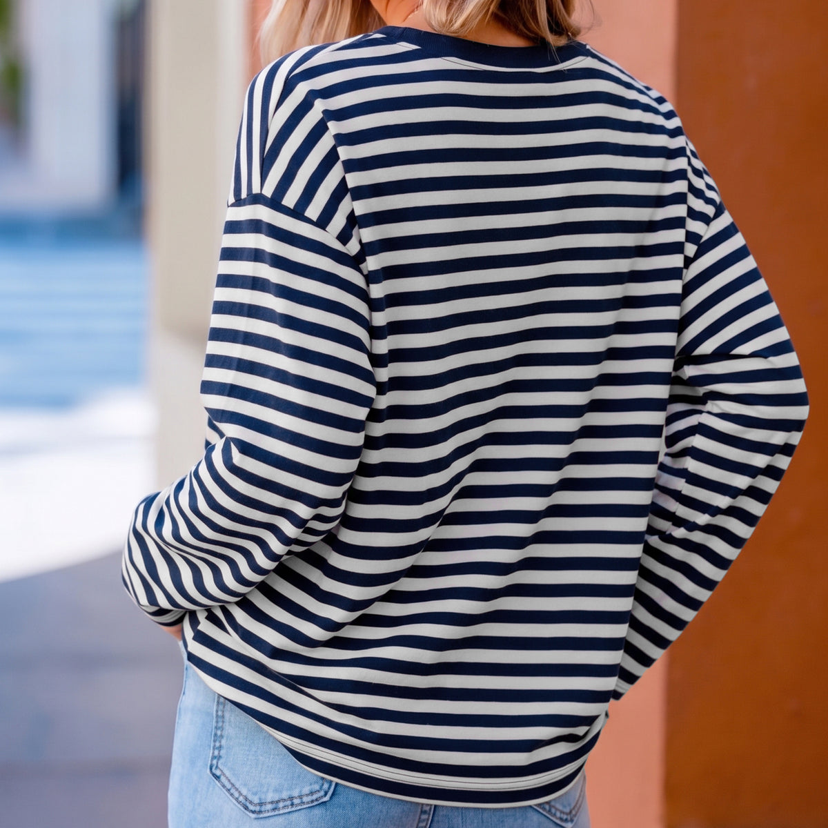 Long Sleeve Shirts for Women Striped Crewneck Oversized T Shirt Casual Pullover Top for Spring, Fall and Winter