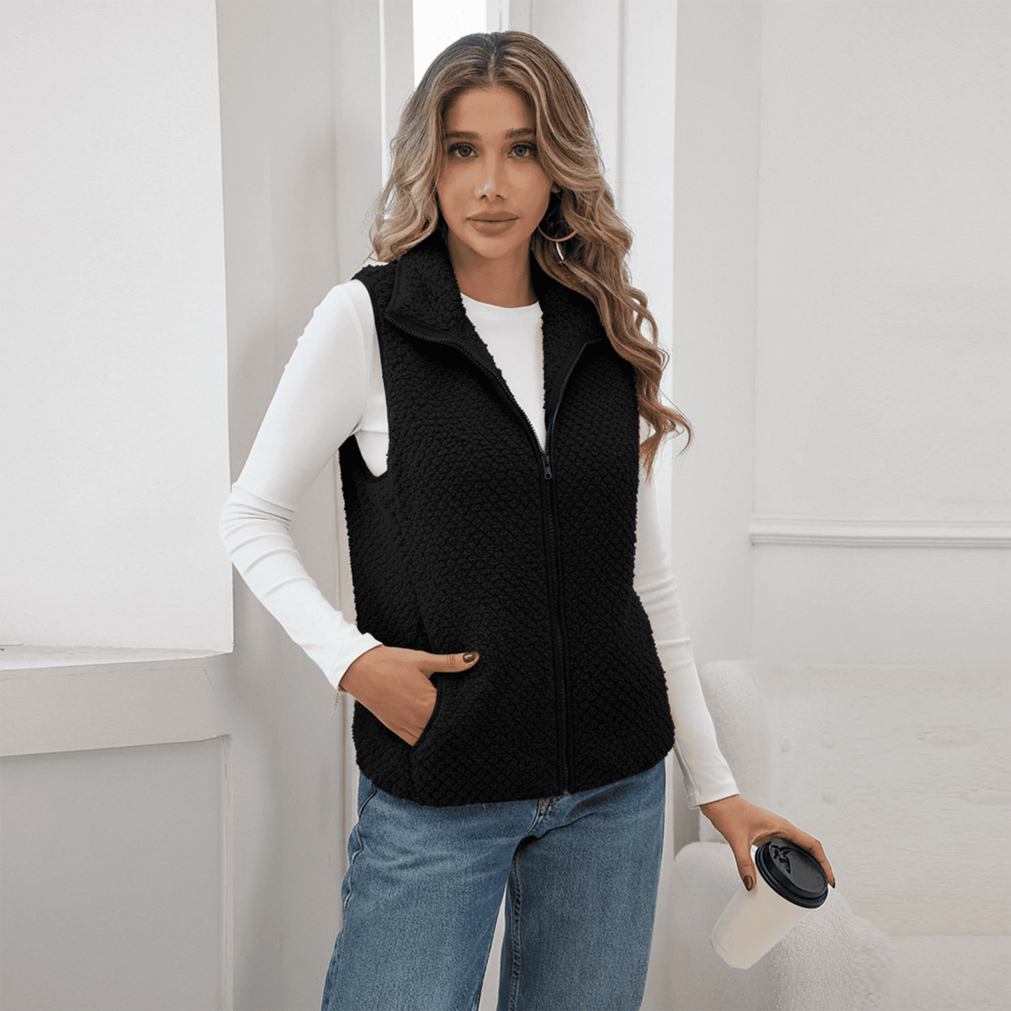 WQD Womens Sherpa Fleece Vest Lightweight Sleeveless Zip Up Jacket with Pockets Cozy Fuzzy Outerwear for Fall Winter Layering